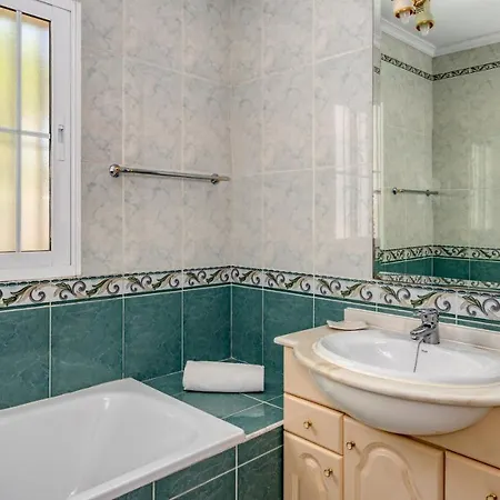 Villa Caleta With Private Pool By Costarentals - Ref 196